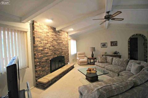 5135 Cedardale Ln, Flushing, MI 48433 photo 3