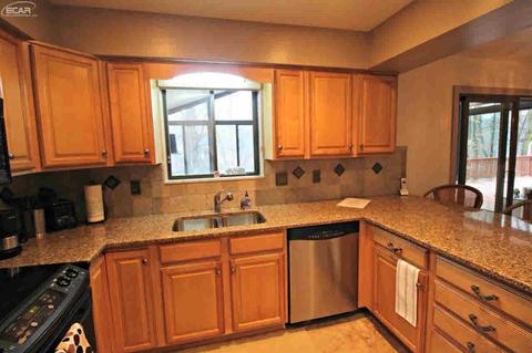 5135 Cedardale Ln, Flushing, MI 48433 photo 7