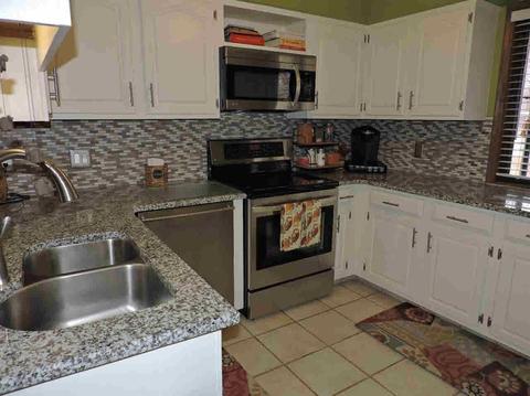 590 Oakbrook Cir, Flushing, MI 48433 photo 8