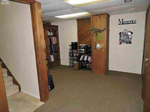 590 Oakbrook Cir, Flushing, MI 48433 photo 42