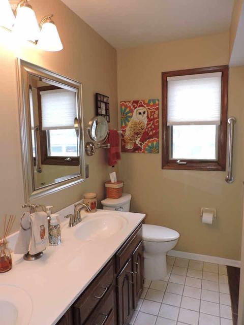 590 Oakbrook Cir, Flushing, MI 48433 photo 17