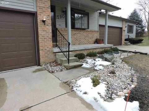 590 Oakbrook Cir, Flushing, MI 48433 photo 2