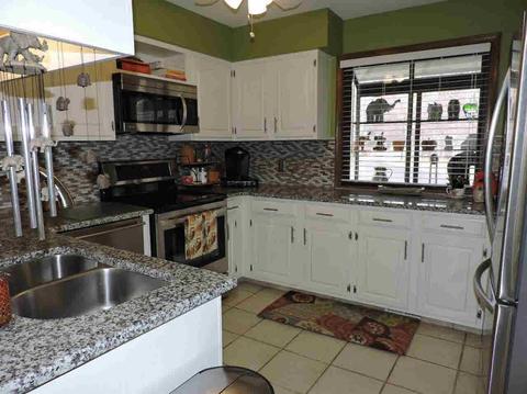 590 Oakbrook Cir, Flushing, MI 48433 photo 7