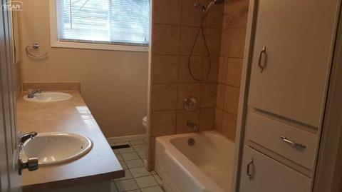 241 Lynn St, Flushing, MI 48433 photo 8