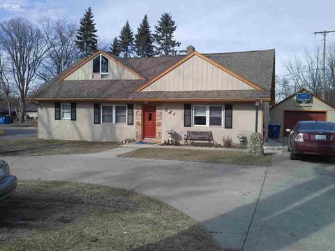 521 E Broad St, Linden, MI 48451 photo 1
