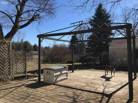 5324 Roberts Dr, Flint, MI 48506 photo 2