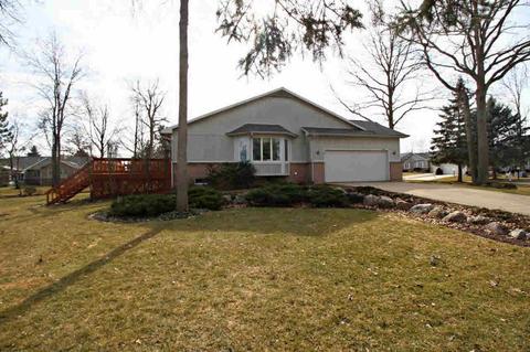 5495 Hickory Cir, Flushing, MI 48433 photo 2