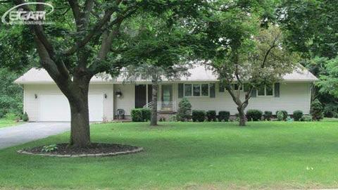 219 Brookside Dr, Flushing, MI 48433 photo 1