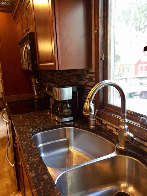 2367 Pineview Ct, Flushing, MI 48433 photo 9