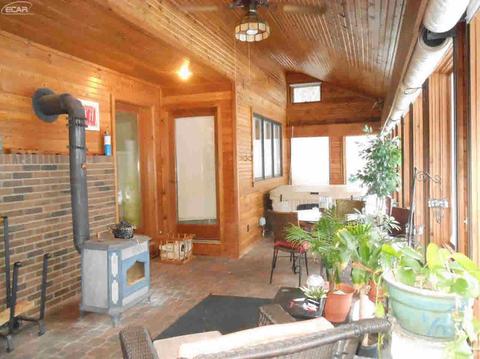 1160 Tumbleweed Ct, Flint, MI 48532 photo 5