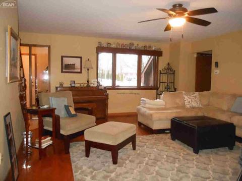 1160 Tumbleweed Ct, Flint, MI 48532 photo 14