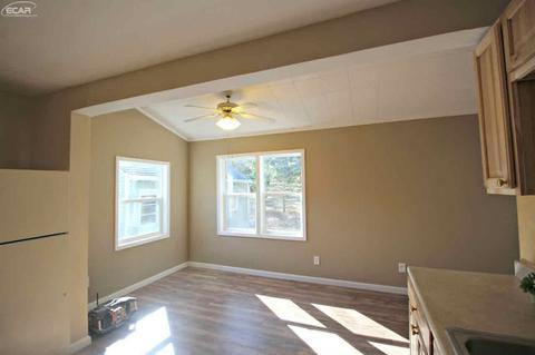 527 Warren Ave, Flushing, MI 48433 photo 7
