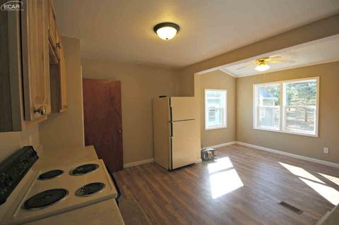 527 Warren Ave, Flushing, MI 48433 photo 6