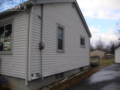 3224 Burnell Ave, Flint, MI 48504 photo 3