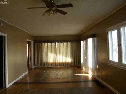315 Exchange St, Owosso, MI 48867 photo 4