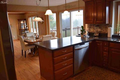 6484 Stonebrook Ln, Flushing, MI 48433 photo 11