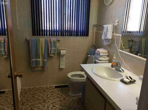 4385 Gerard Ct, Flint, MI 48507 photo 5