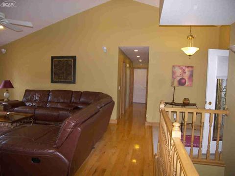 6548 Stonebrook Ln, Flushing, MI 48433 photo 4