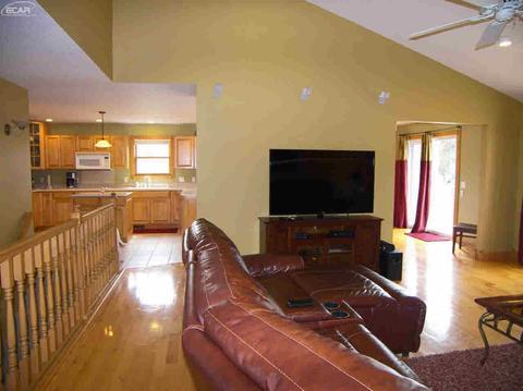 6548 Stonebrook Ln, Flushing, MI 48433 photo 3