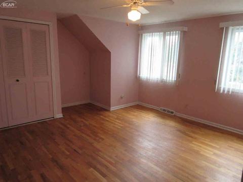 1537 Suzanne Ct, Flushing, MI 48433 photo 25