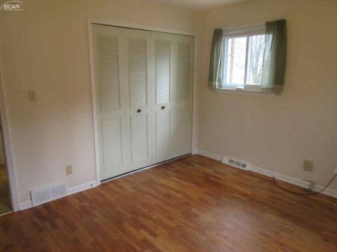 1537 Suzanne Ct, Flushing, MI 48433 photo 8