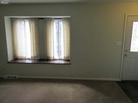 1537 Suzanne Ct, Flushing, MI 48433 photo 7