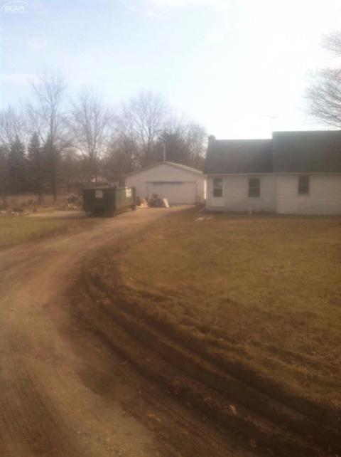 312 N Walnut St, Vernon, MI 48476 photo 2