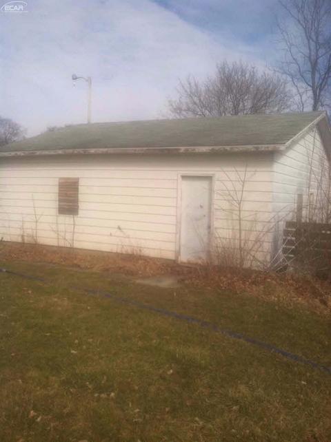 312 N Walnut St, Vernon, MI 48476 photo 3