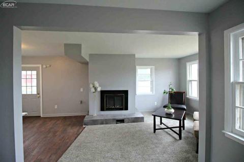 7074 Johnson Rd, Flushing, MI 48433 photo 2