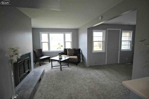 7074 Johnson Rd, Flushing, MI 48433 photo 5