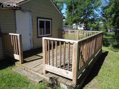 1049 E Pine St, Mt Morris, MI 48458 photo 8