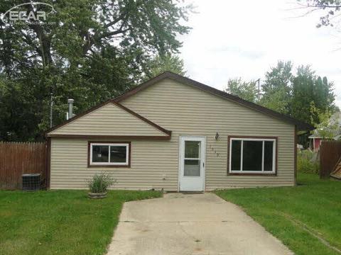 1049 E Pine St, Mt Morris, MI 48458 photo 1