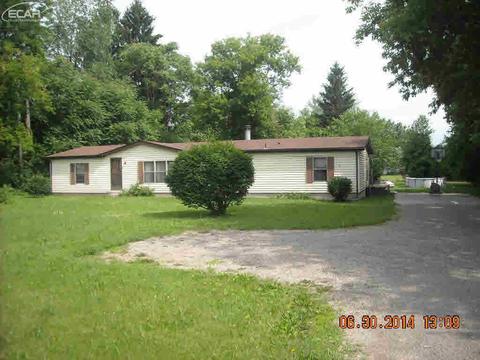3382 W Carpenter Rd, Flint, MI 48504 photo 1