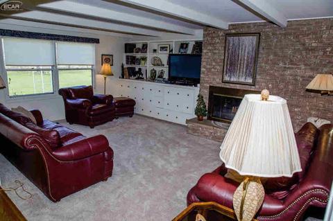 6299 Pinecroft Ct, Flint, MI 48532 photo 18