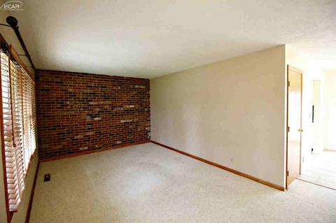 3408 Ridgecliffe Dr, Flint, MI 48532 photo 2