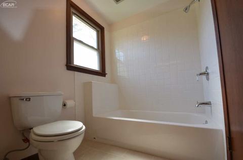 5380 Squire Ln, Flint, MI 48506 photo 9