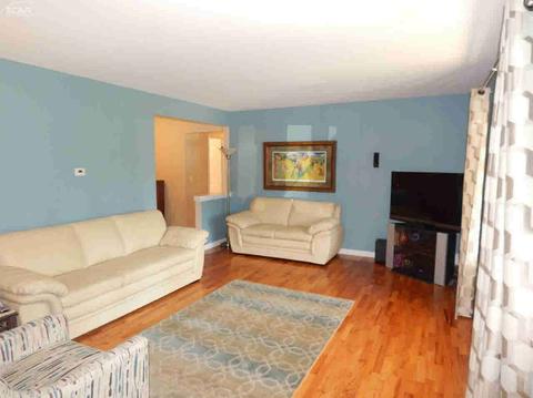 425 N Elms Rd, Flushing, MI 48433 photo 8