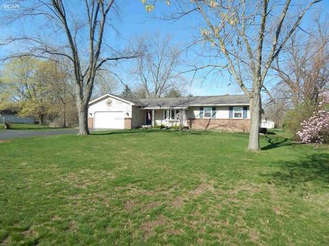 425 N Elms Rd, Flushing, MI 48433 photo 2