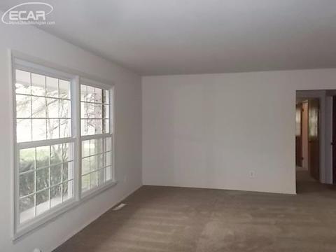 3181 Brentfield Dr, Flushing, MI 48433 photo 2