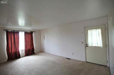 2026 Lowden Ln, Flint, MI 48532 photo 9