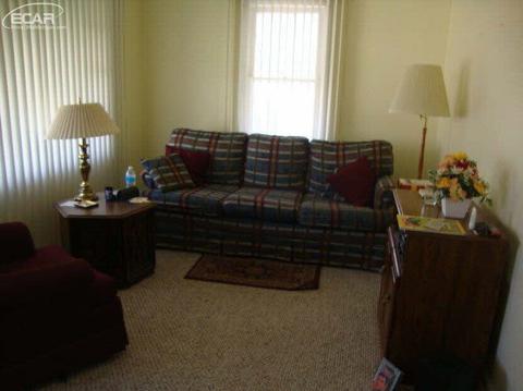 1211 Huron St, Flint, MI 48507 photo 5