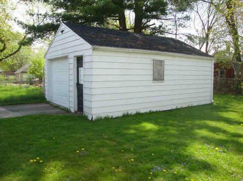 1211 Huron St, Flint, MI 48507 photo 2
