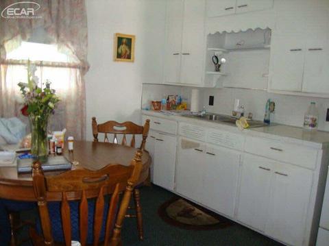 1211 Huron St, Flint, MI 48507 photo 4