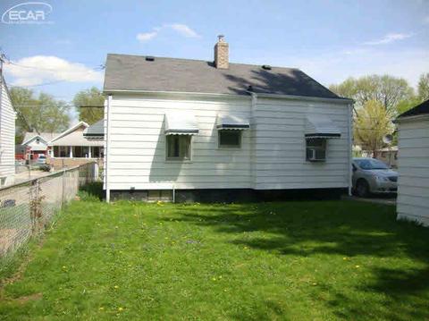1211 Huron St, Flint, MI 48507 photo 3