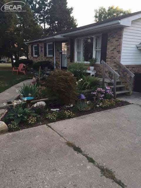 6077 Johnson Rd, Flushing, MI 48433 photo 3