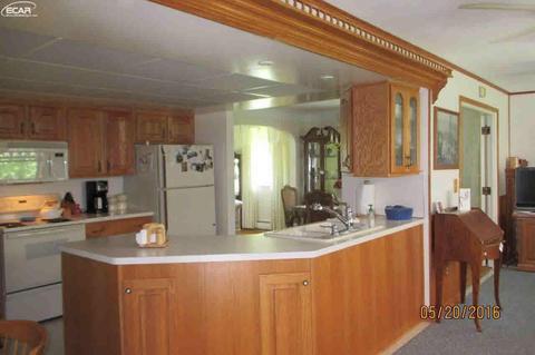 513 Hut West Dr, Flushing, MI 48433 photo 7