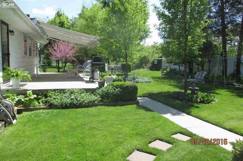 513 Hut West Dr, Flushing, MI 48433 photo 4