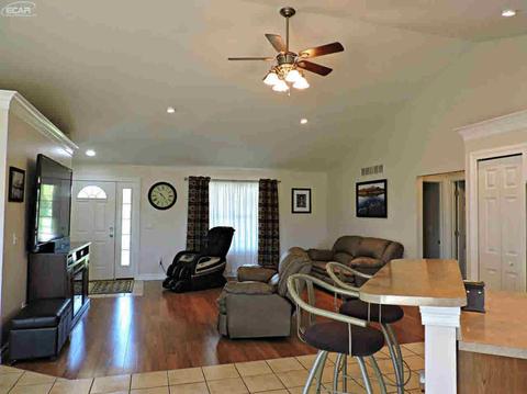 5420 E Carpenter Rd, Flint, MI 48506 photo 5