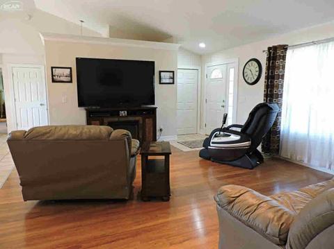 5420 E Carpenter Rd, Flint, MI 48506 photo 7