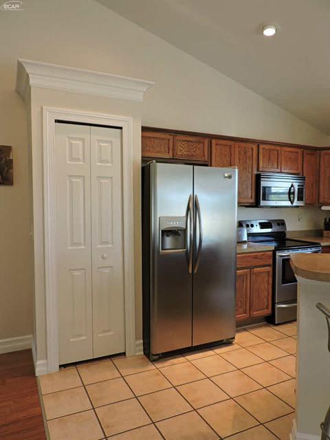 5420 E Carpenter Rd, Flint, MI 48506 photo 13
